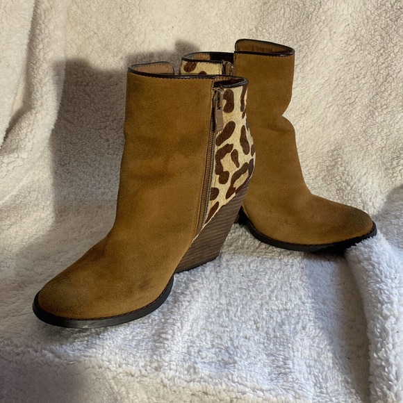 very volatile women's chatter leopard bootie 7.5 - Picture 2 of 10